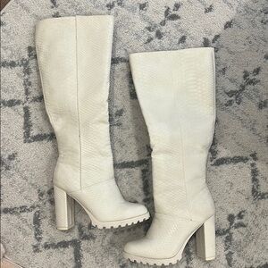 Knee high white boots 🤍